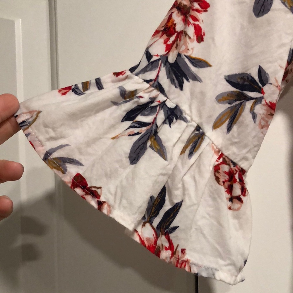 NEW LOOK Floral Ruffle Sleeve Mini Dress - Picture 3 of 9